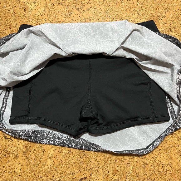 Lululemon Pace Revival Skirt II In Masked Lace Starlight Black W8852T Sz 6 Tall - Picture 14 of 16